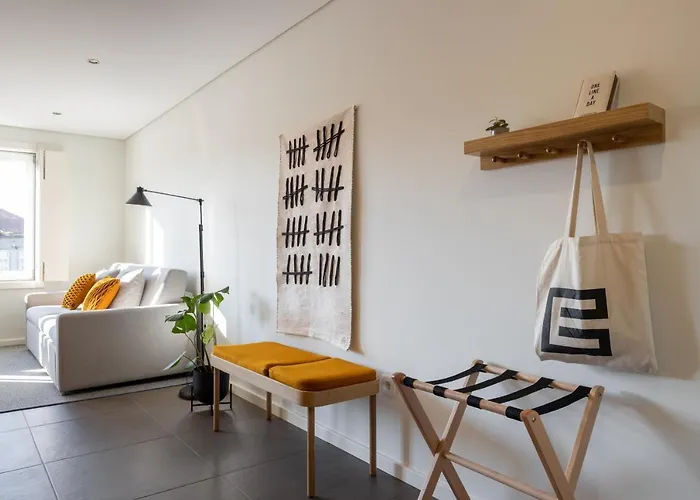 Box Market Square Apartment